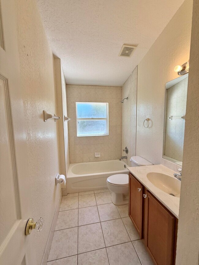 Building Photo - 1290 12th Ct SW