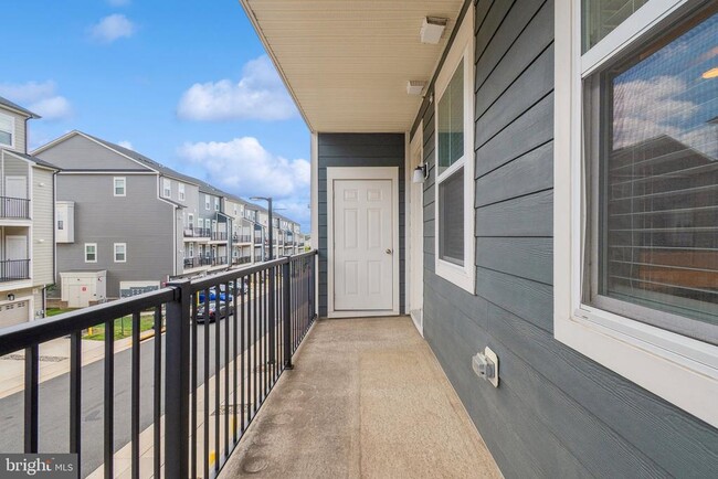 Building Photo - 14921 River Walk Way