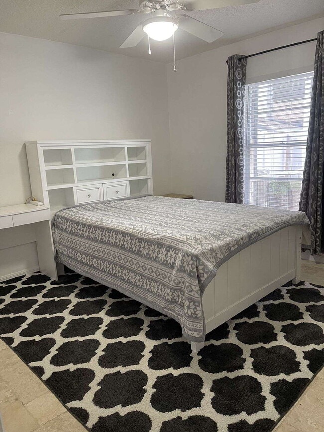 Building Photo - 9727 Cypress Shadow Ave