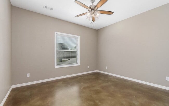 Building Photo - 3209 Link St