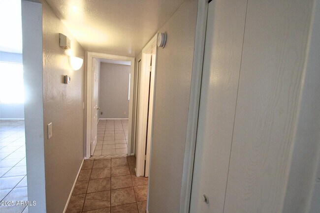 Building Photo - 4704 E Caballero St