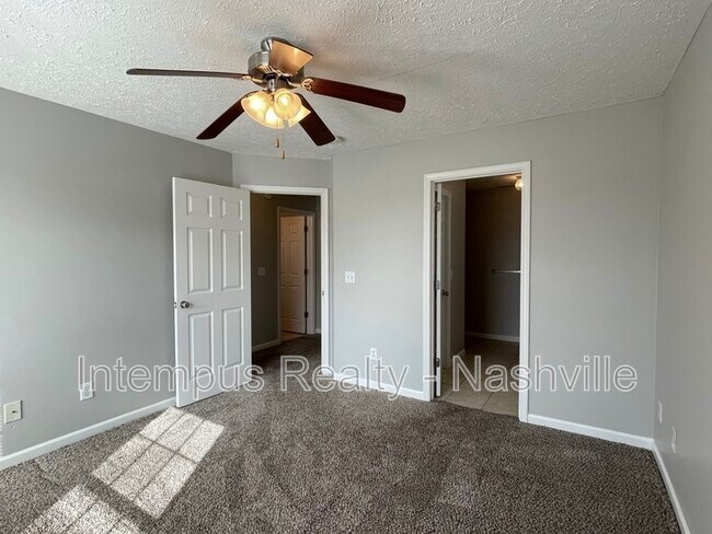 Building Photo - 553 Rose Cottage Cir