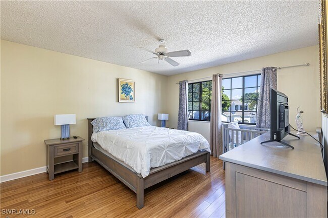 Building Photo - 870 Meadowland Dr