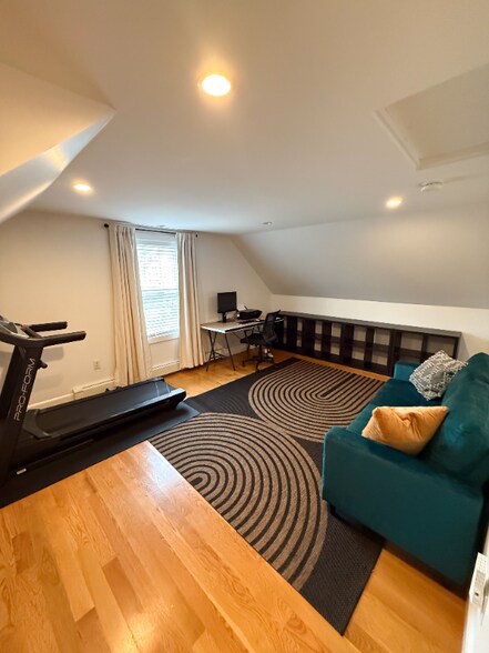 Building Photo - 74 8th Ave