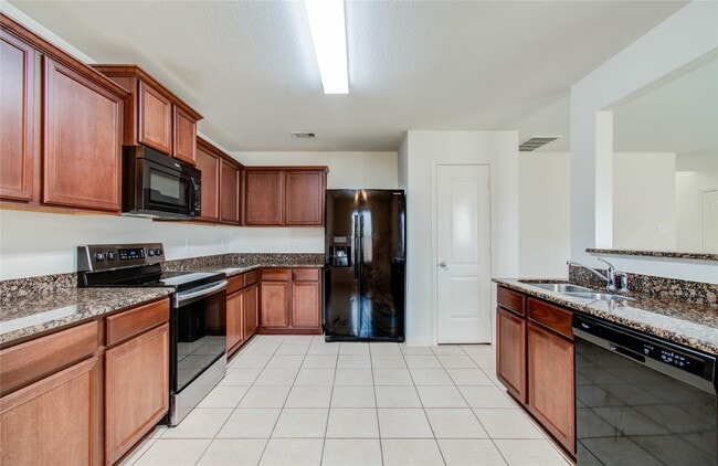 Building Photo - 8218 Hall View Dr