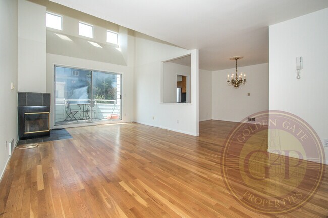 Building Photo - Corona Heights - 3 BR, 2.5 BA Condo 1,586 Sq. Ft. - 3D Virtual Tour, Parking, Patio
