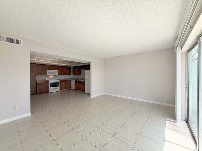 Building Photo - 1454 Trotter Rd