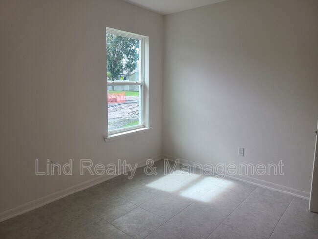 Building Photo - 15 Riptide Pl