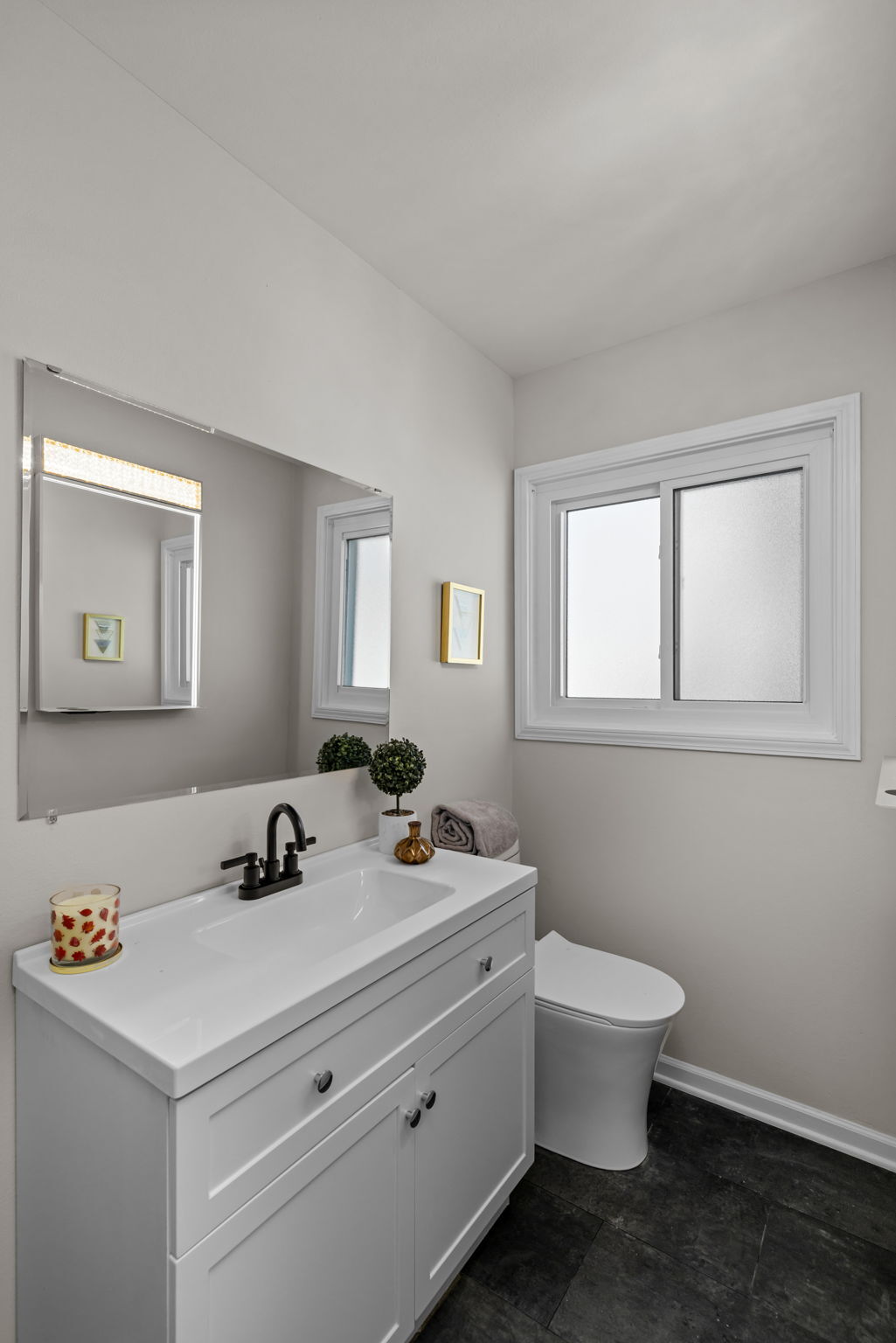 Building Photo - 1655 Fenmore Dr