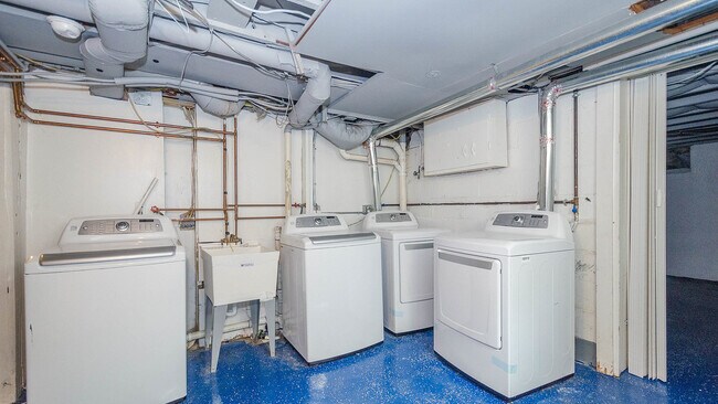 Building Photo - 1441 S State St