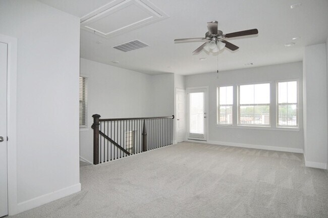 Building Photo - Trinity Grove ~ Skyline Views!