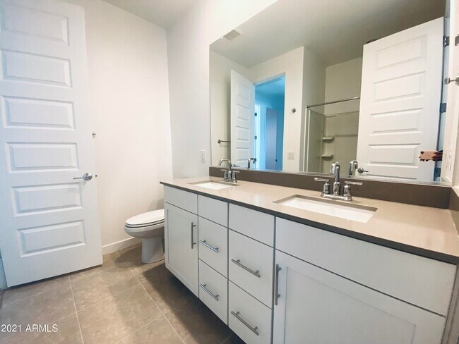Building Photo - 3729 S 64th Dr