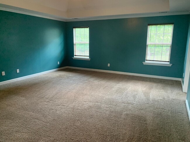 Building Photo - 5140 Wells Dr