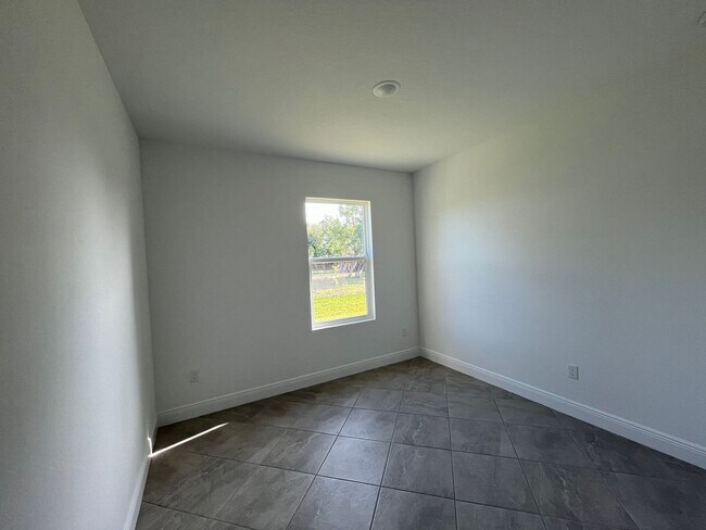 Building Photo - Annual Rental in Port St Lucie