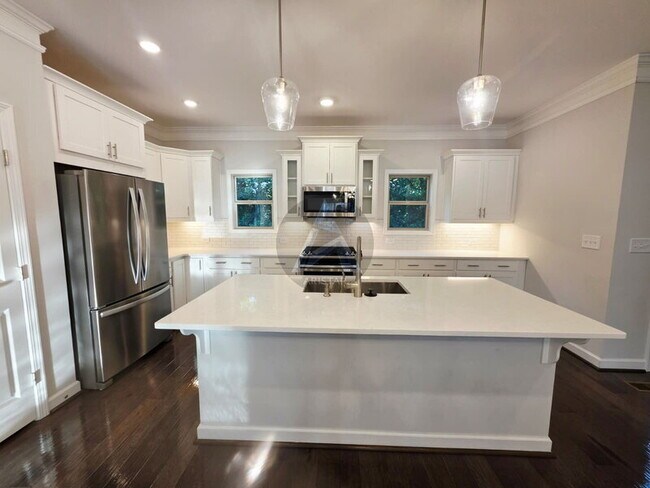Building Photo - 2892 Boone Dr