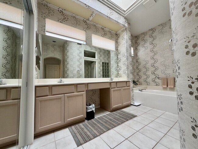 Building Photo - 78250 Willowrich Dr