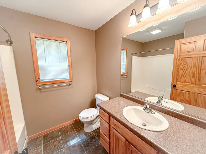 Building Photo - N7768 567th St