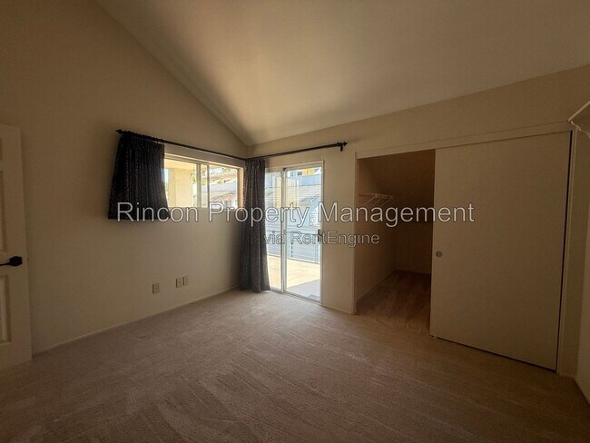 Building Photo - 325 Blue Dolphin Dr
