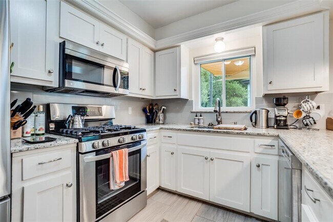 Building Photo - 3611 Winfield Cove