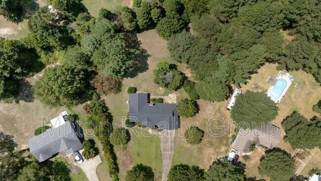 Building Photo - 464 Tirzah Dr