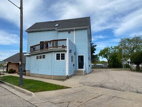 Building Photo - 201 S Pine St