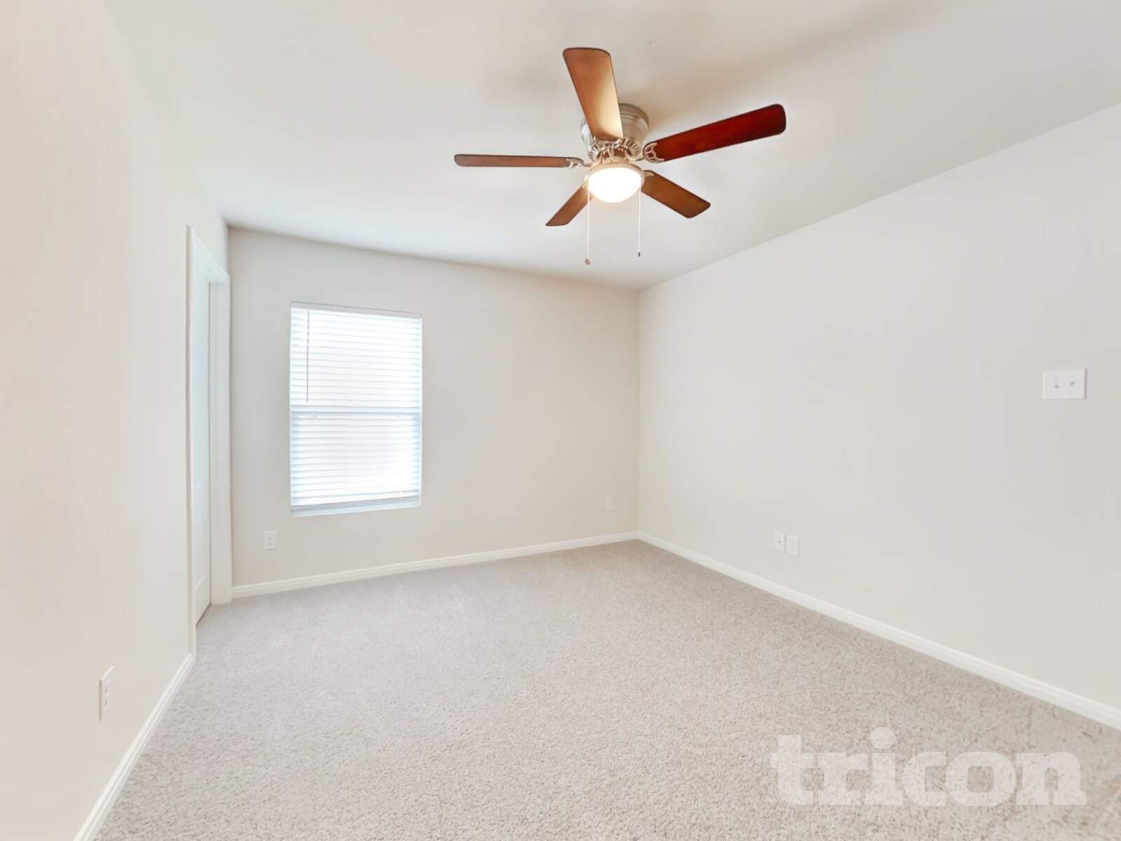 Building Photo - 10126 Cerritos dr