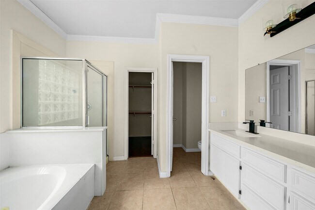 Building Photo - 3603 Lauderwood Ln
