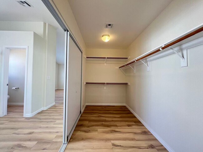 Building Photo - 9924 Antelope Canyon Ave
