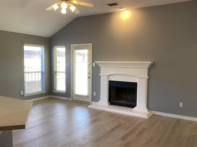 Building Photo - 825 Coppin Dr