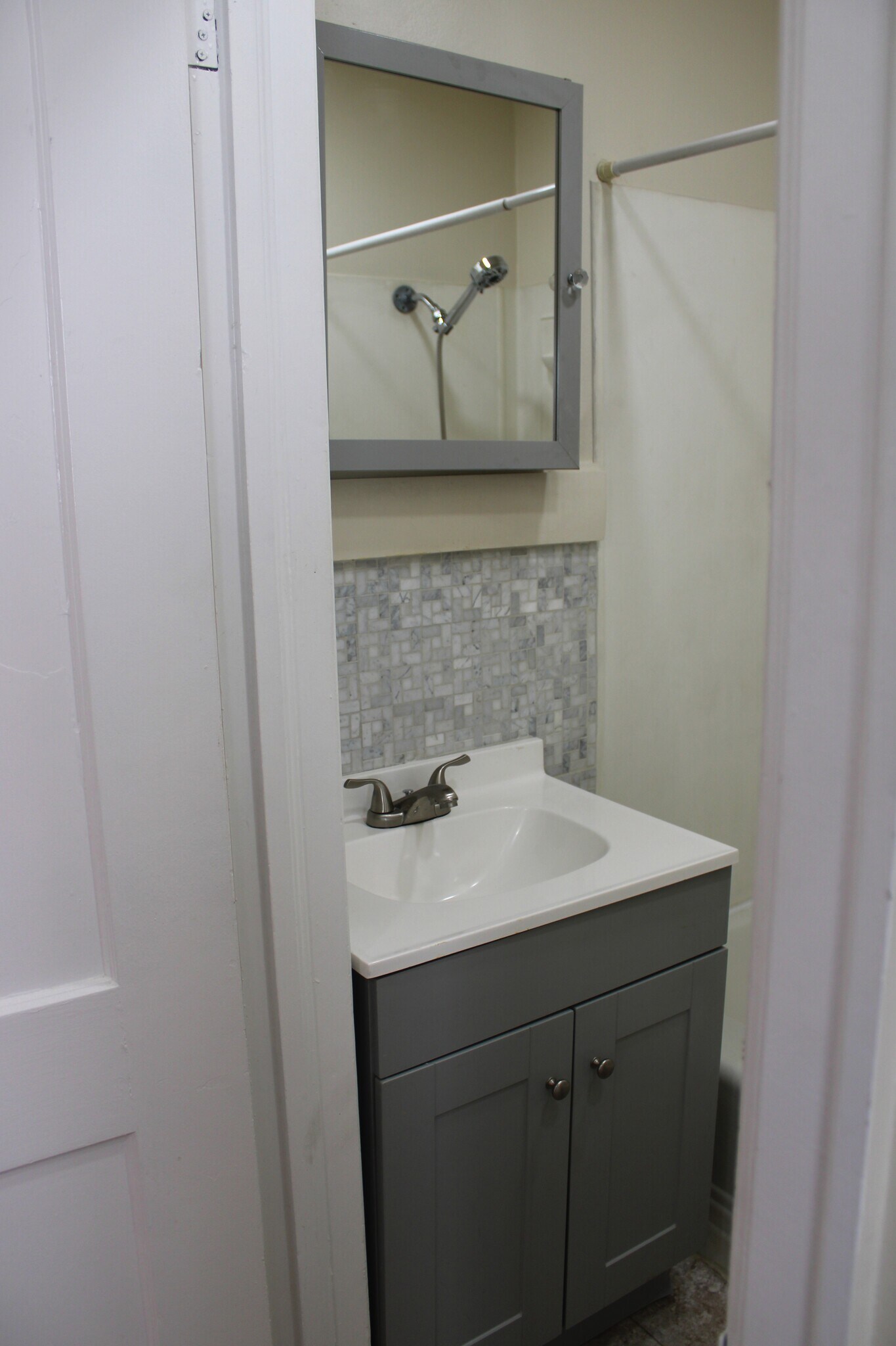 Building Photo - 535 Yakima St