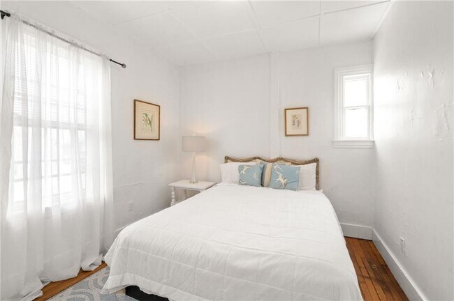 Building Photo - 42 Mann Ave