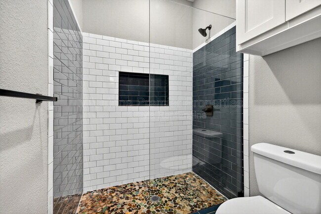 Building Photo - 211 W Murray St