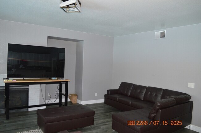 Building Photo - 249 Damara Ct