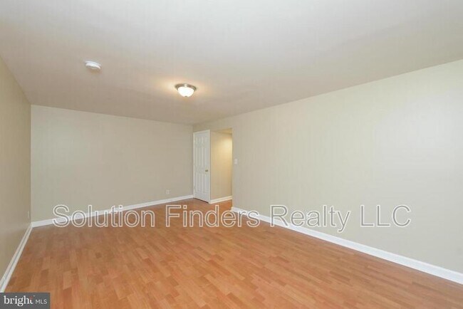 Building Photo - 257 Maple Wreath Ct