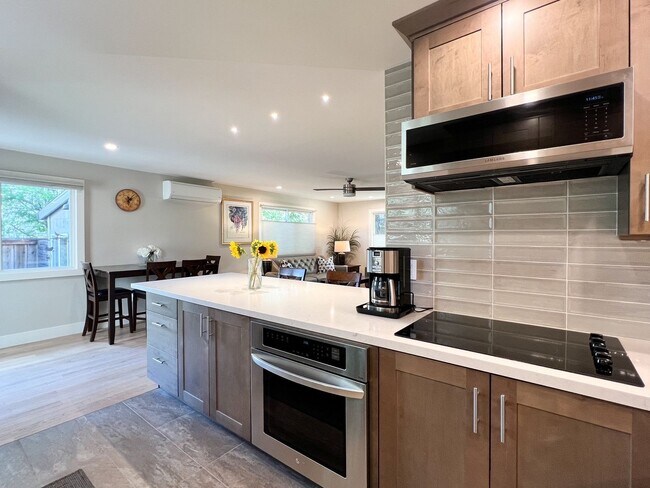 Building Photo - Beautiful Single-Level Home Located in the...