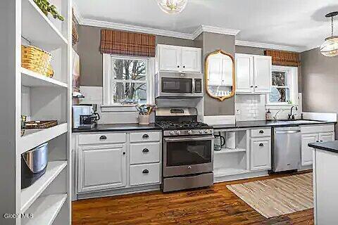 Building Photo - 64 Second St