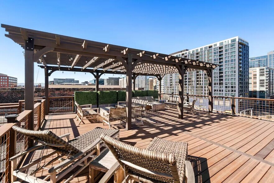 Building Photo - 1890 Wewatta St