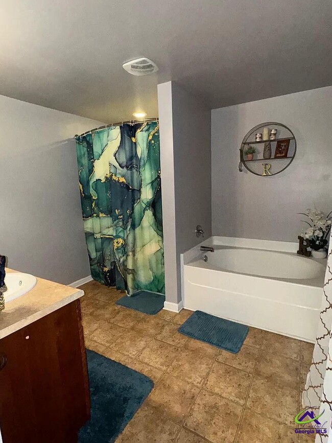 Building Photo - 211 Flowing Meadows Dr