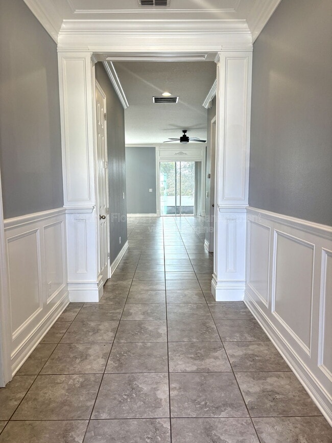 Building Photo - 984 Maypole Dr