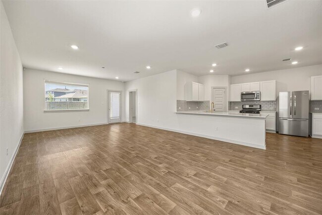 Building Photo - 115 Big Cypress Byu Rd