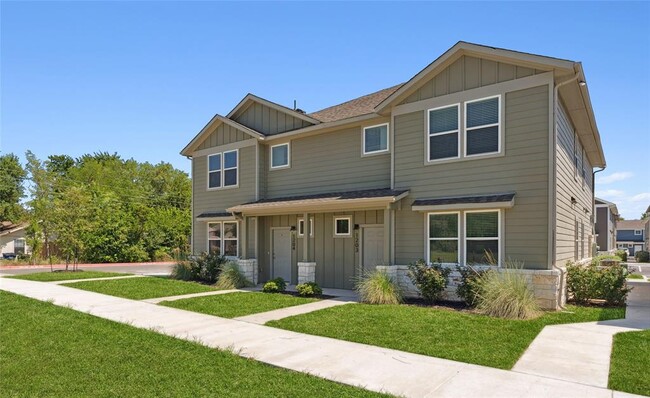Primary Photo - 520 Powell Dr