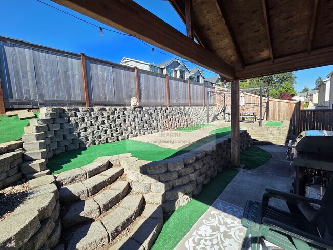 Building Photo - Check out this beautiful 3 bedroom, 2.5 bath home!