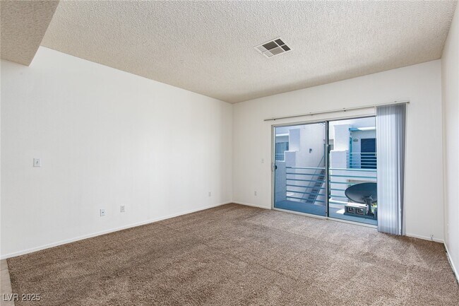 Building Photo - 7100 W Pirates Cove Rd