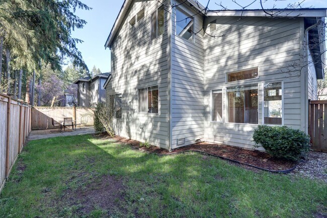 Building Photo - Beautiful 3bd, 2.5ba Home in Klahanie Avai...