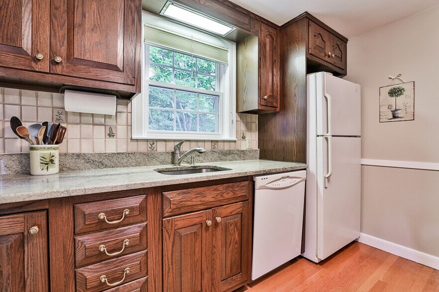 Building Photo - 38 Norwich Cir
