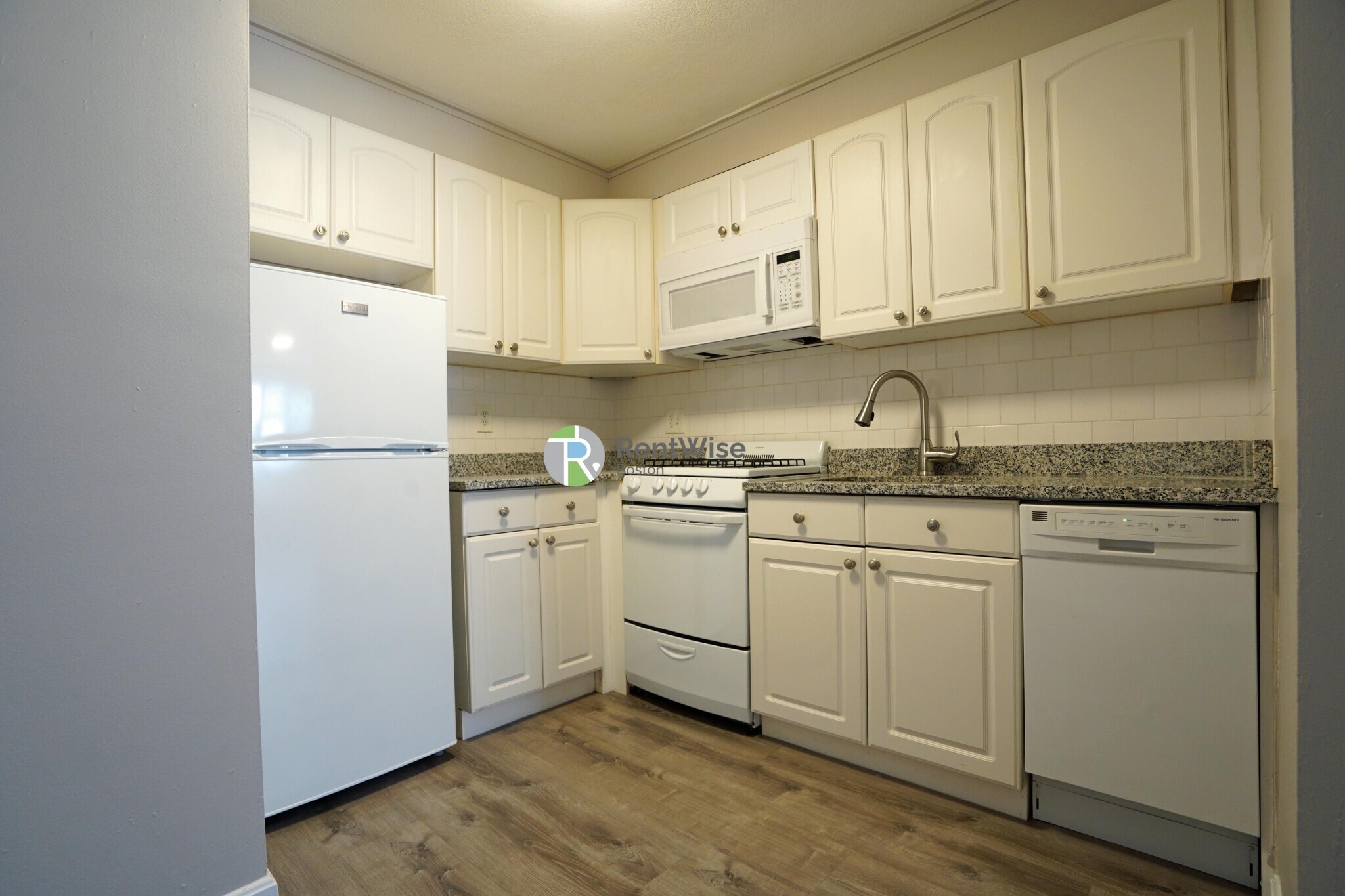 Building Photo - 39 Shepard St