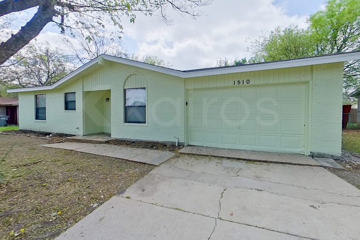 Primary Photo - 1510 Clearbrook St