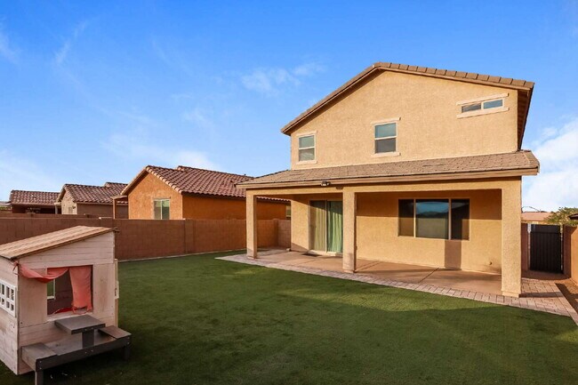 Building Photo - "Spacious 4-Bed Spacious two-level residential rental in Marana with modern Elegance!  Available ...