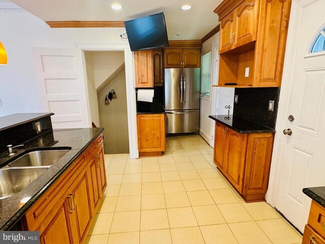 Building Photo - 3902 Hadley Square W