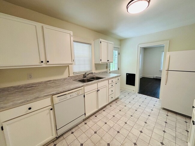Building Photo - 514 Sunrise Dr